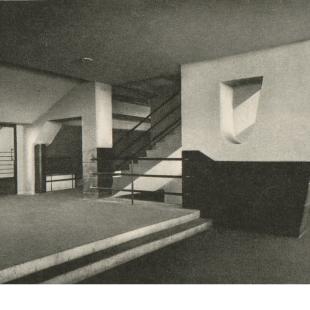 1957; fragment hallu drugiej trybuny; fot.: Edmund Kupiecki, Architektura 1957 nr 10