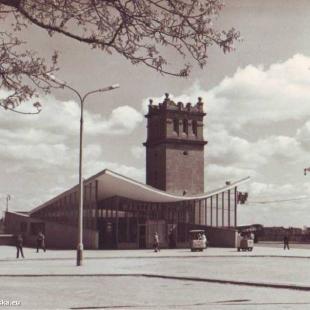 Przystanek kolejowy Warszawa Powiśle (1963); fot.: http://warszawa.fotopolska.eu/78249,foto.html?o=b4833