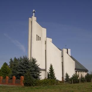 Kościół św. Maksymiliana Kolbego w Gardawicach; fot.: http://www.encyklo.pl/index.php5?title=Plik:Gardawice1.jpg#filelinks