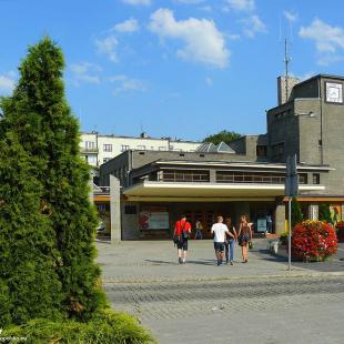 Dworzec Kolejowy Będzin Miasto (2013); fot.: Gunar, http://bedzin.fotopolska.eu/434926,foto.html?o=b172&p=1