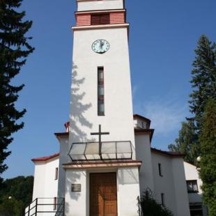 Kościół ewangelicki w Trzanowicach; fot.: Quasinka, http://pl.wikipedia.org/wiki/Tadeusz_Michejda_(architekt)#mediaviewer/File:Evang_kostel_Tranovice.jpg